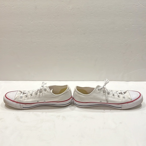 Converse low top, tennis shoes, men’s white size 8 - Picture 4 of 7